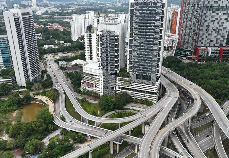 Petaling Jaya Office Block 240000sf for sale Priced to move Be Seen Be Remembered Be Landmark 成为地标 从这里开始