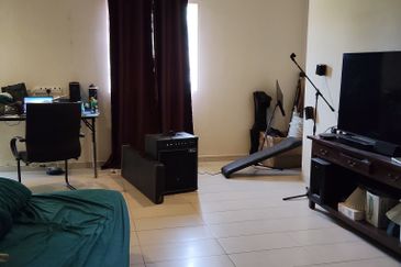  2 storey intermediate link corner Petaling Jaya Section 4