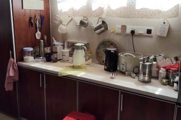  2 storey intermediate link corner Petaling Jaya Section 4