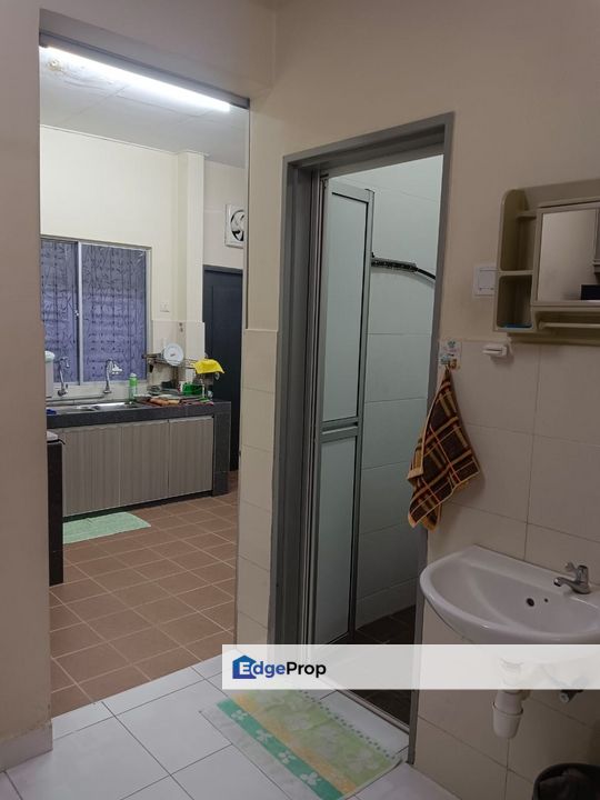 Link/Terrace House in Bandar Putera 2, Klang, Selangor., Selangor, Klang