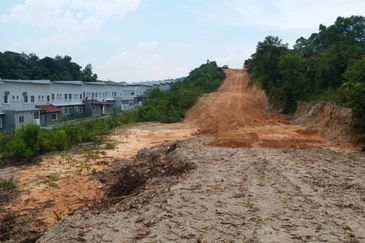 Banglo Lot Bangunan 7750 sqft Geran Individu berdekatan Putrajaya