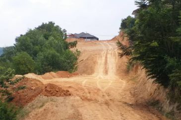 Banglo Lot Bangunan 7750 sqft Geran Individu berdekatan Putrajaya