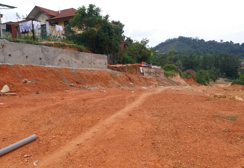 Banglo Lot Bangunan 7750 sqft Geran Individu berdekatan Putrajaya