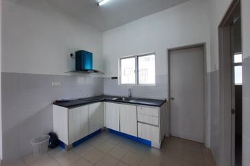 Eristana @ Seri Pristana