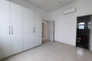 Eristana @ Seri Pristana