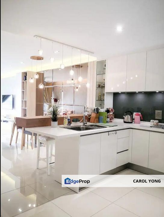 Well renovated, sleek and modern unit with move in condition, Kuala Lumpur, Desa Parkcity