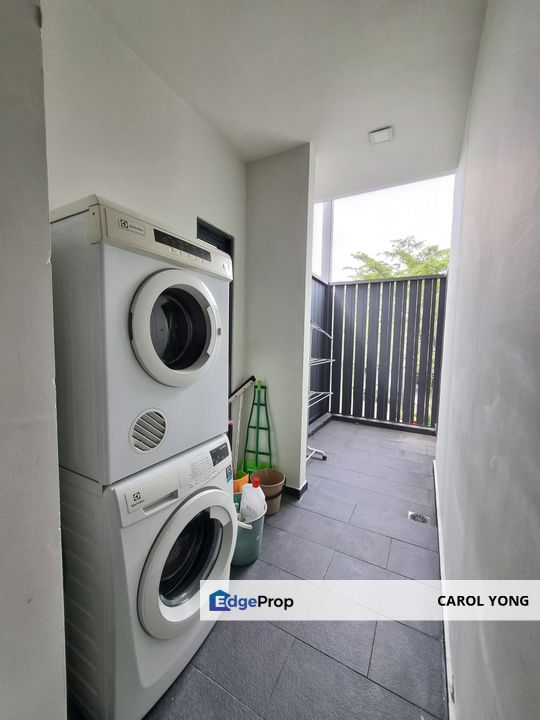 Bright unit with large garden. , Kuala Lumpur, Desa Parkcity
