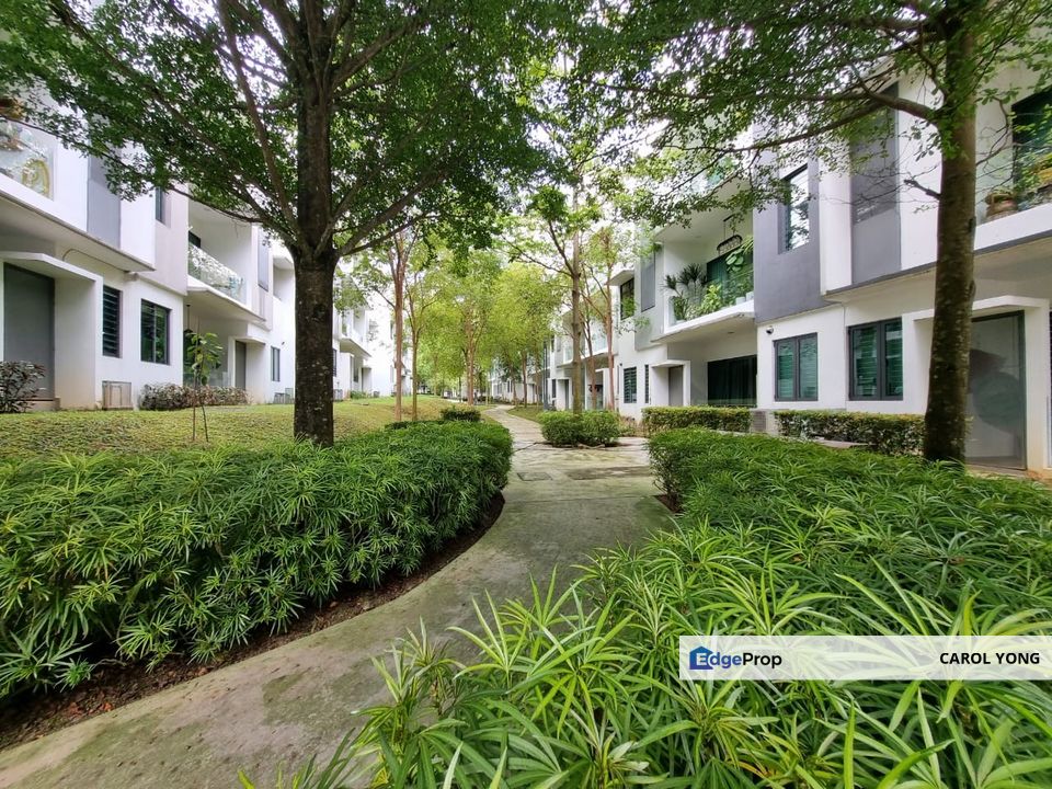 End Lot Lower Unit! Unit is now welcoming new homeowner, Kuala Lumpur, Bandar Menjalara