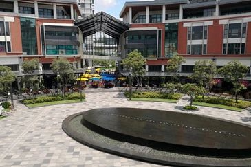 Tenanted SOHO Unit in Plaza Arkadia for Sale