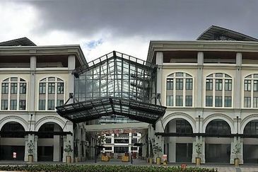 Tenanted SOHO Unit in Plaza Arkadia for Sale