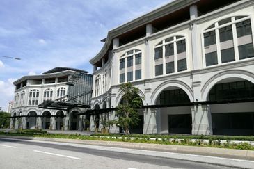 Tenanted SOHO Unit in Plaza Arkadia for Sale