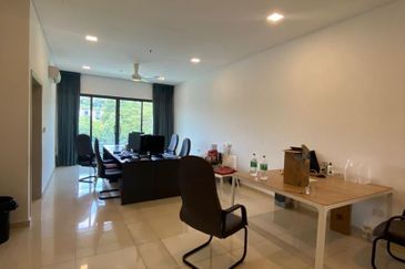 Tenanted SOHO Unit in Plaza Arkadia for Sale