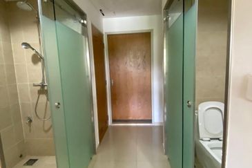 Tenanted SOHO Unit in Plaza Arkadia for Sale