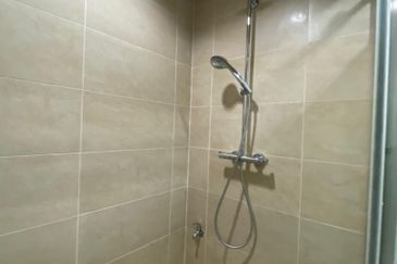 Tenanted SOHO Unit in Plaza Arkadia for Sale