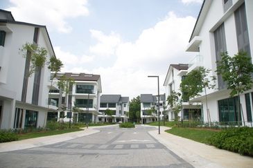 Just Listed! Low Floor unit for sale with immediate rental income