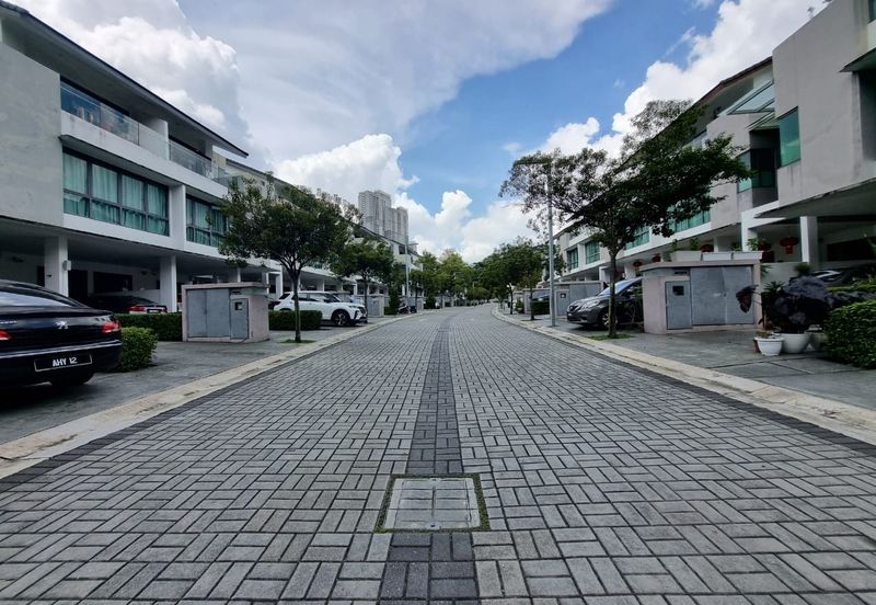 Just Listed! Low Floor unit for sale with immediate rental income