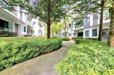 Just Listed! Low Floor unit for sale with immediate rental income