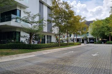 Just Listed! Low Floor unit for sale with immediate rental income