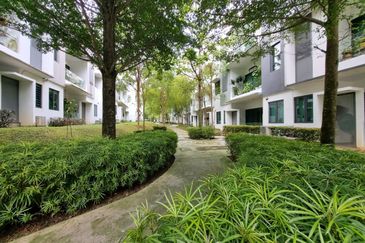 Just Listed! Low Floor unit for sale with immediate rental income