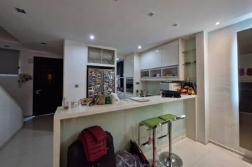 Desa ParkCity (Adora)