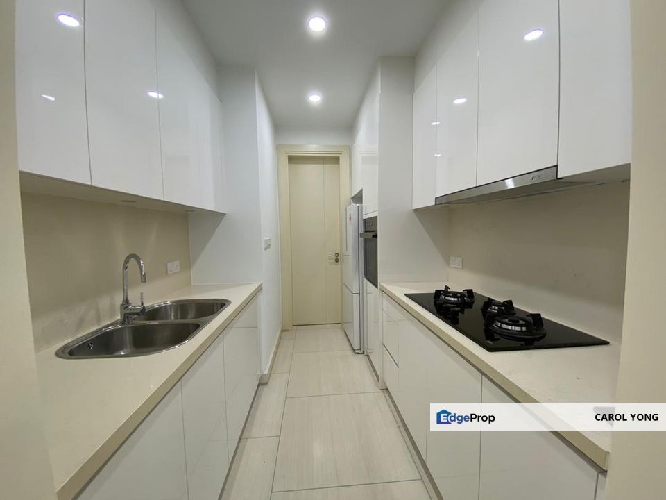 Bright Modern Home with Huge Balcony, Kuala Lumpur, Desa Parkcity