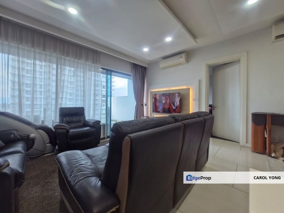 Big Balcony unit, now vacant and ready for both sale and rental!, Kuala Lumpur, Desa Parkcity