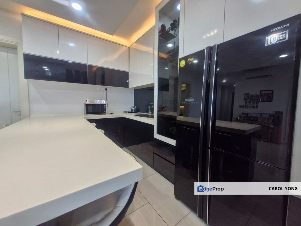 Big Balcony unit, now vacant and ready for both sale and rental!, Kuala Lumpur, Desa Parkcity