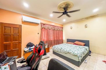 Taman Lembah Keramat AU5