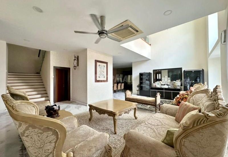 Double storey Bungalow Spacious Land Ara Damansara