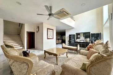 Double storey Bungalow Spacious Land Ara Damansara