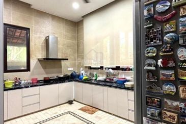Double storey Bungalow Spacious Land Ara Damansara