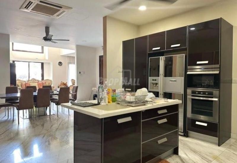 Double storey Bungalow Spacious Land Ara Damansara