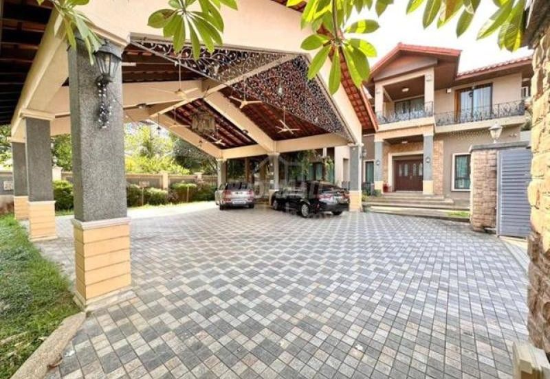 Double storey Bungalow Spacious Land Ara Damansara