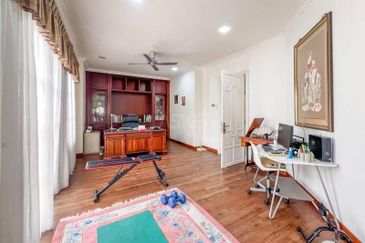 4 Storey Bungalow Tropicana Golf Country Resort