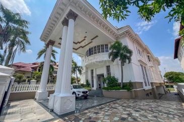 4 Storey Bungalow Tropicana Golf Country Resort
