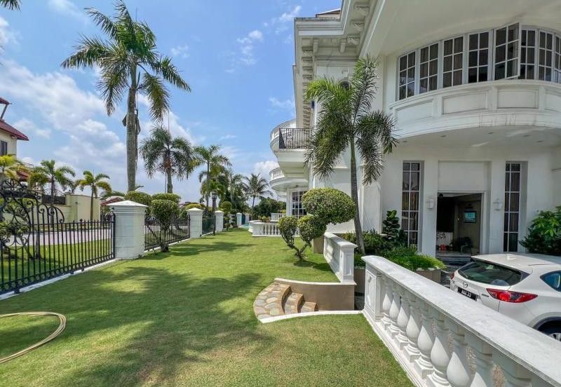 4 Storey Bungalow Tropicana Golf Country Resort