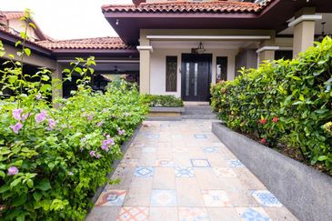 Double Storey Bungalow Ara Damansara