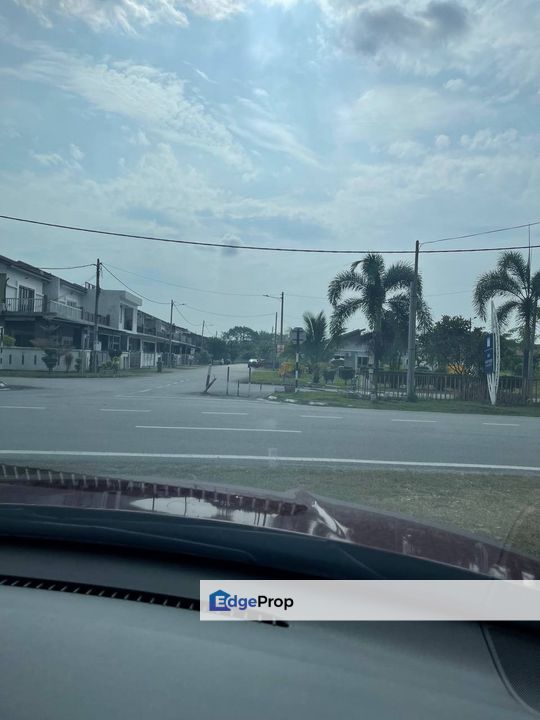 Tanah Lot Banglo Desa Salak Pekerti Sepang, Selangor, Sepang