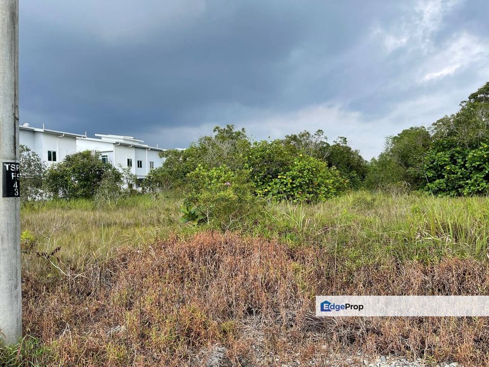 Tanah Lot Banglo Desa Salak Pekerti Sepang, Selangor, Sepang