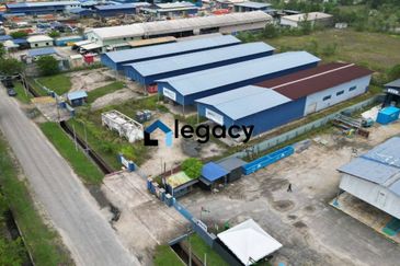 TANAH PERINDUSTRIAN DENGAN 5 UNIT GUDANG TELUK KALUNG KEMAMAN TERENGGANU 