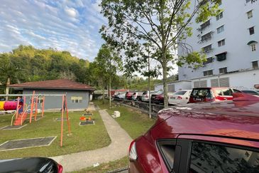 Selayang Mulia Apartment Mawar & Teratai