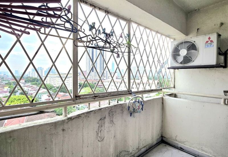 Le Jardine Condominium