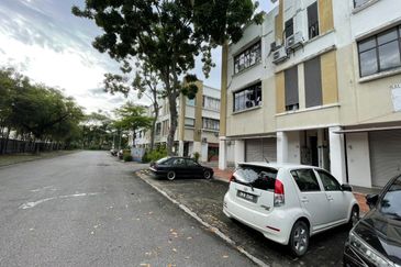 Taman Industrial Sungai Buloh (TSB Commercial Centre)