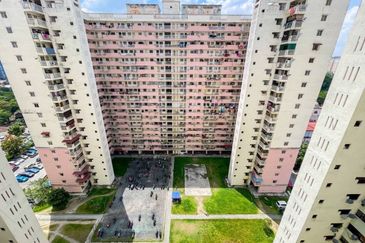 Bandar Tasik Selatan Low Cost Flat