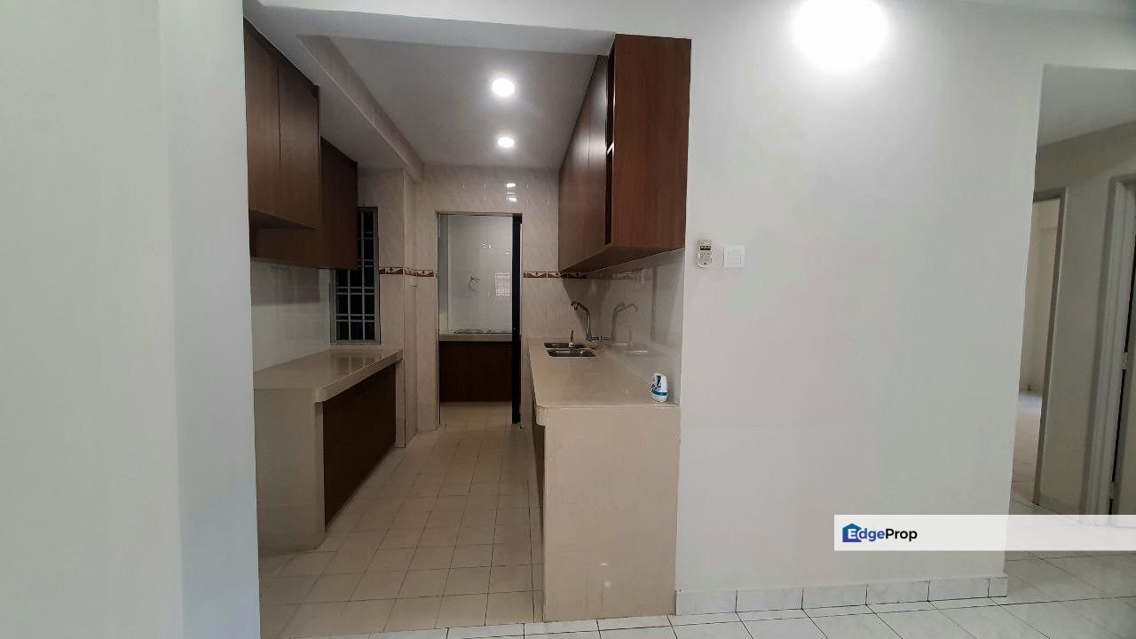 Low Floor Pelangi Damansara Persiaran Surian Kota Damansara, Selangor, Kota Damansara