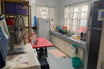 Jalan Kolam Air Lama C 