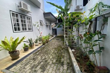 Jalan Kolam Air Lama C 