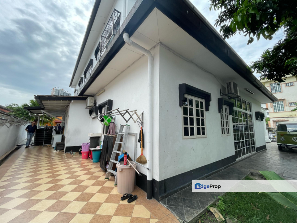 Double Storey Bungalow Jalan Kent with swimming pool, Kuala Lumpur, Keramat