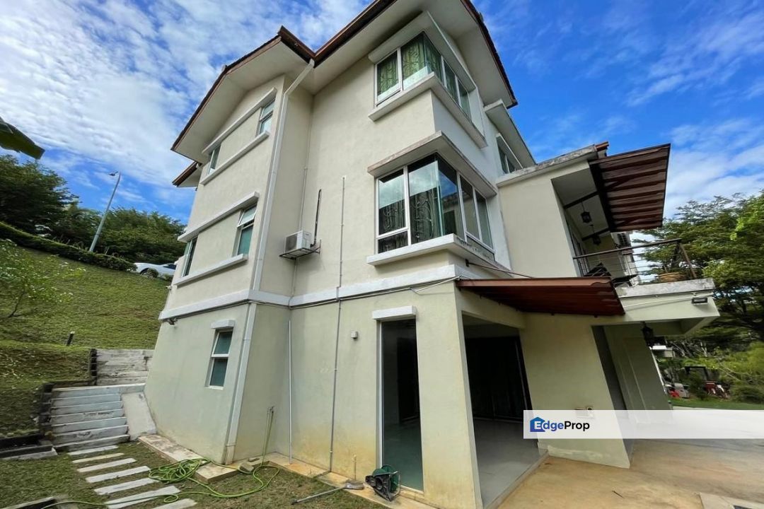Three Storey Bungalow Villa Teratai Kayangan Heights, Selangor, Shah Alam