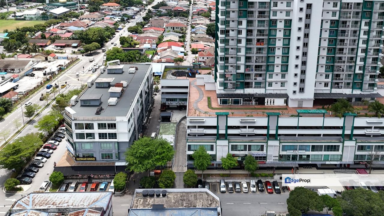 Triple Storey Shoplot endlot City Garden Commercial Ampang , Selangor, Ampang